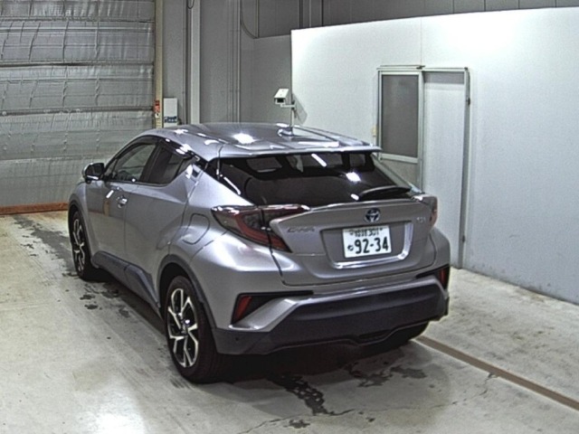 Toyota C-HR 2018 8264731-1