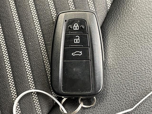 Toyota CAMRY 2018 8265787-11