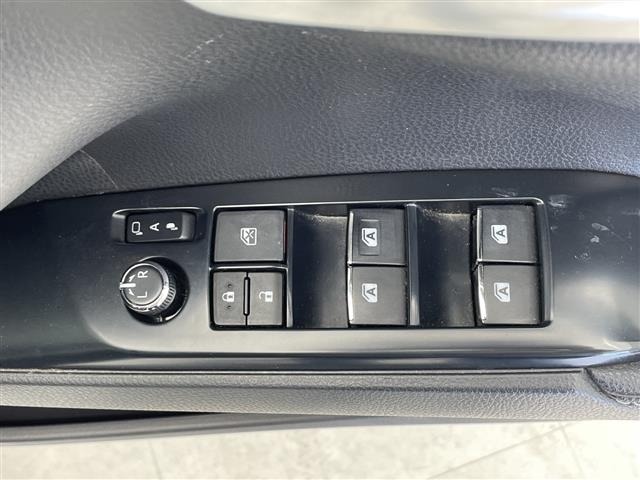 Toyota CAMRY 2018 8265787-6