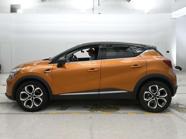 Renault CAPTUR 2021 8260492-4