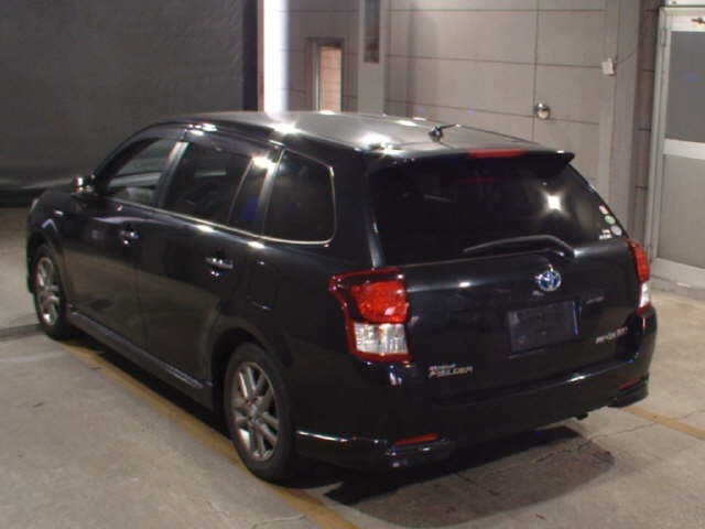Toyota COROLLA FIELDER 2013 8267052-1