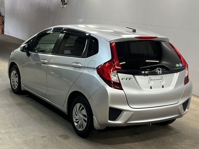 Honda FIT 2017 8266810-1
