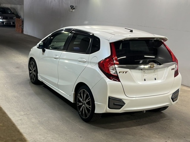 Honda FIT 2016 8266817-1