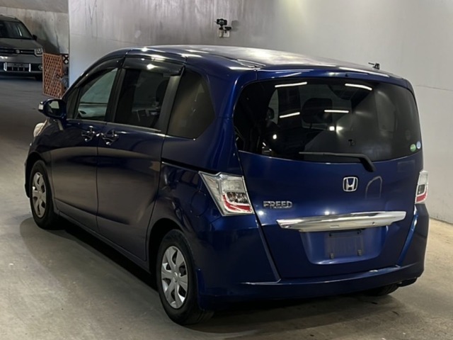 Honda FREED 2012 8267711-1
