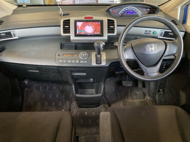 Honda FREED 2012 8267711-3