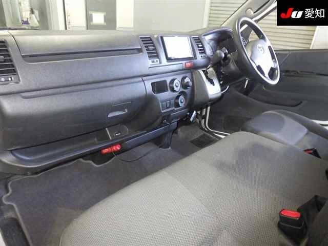 Toyota HIACE VAN 2015 8260212-3