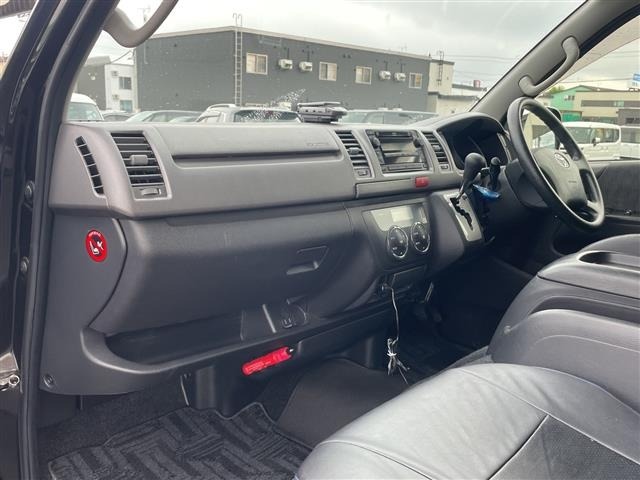 Toyota HIACE VAN 2012 8260547-8