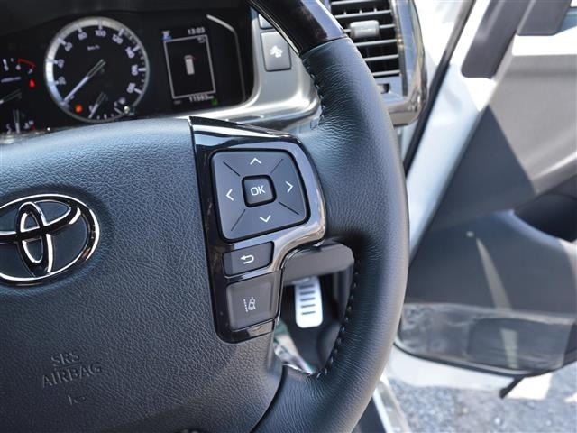 Toyota HIACE VAN 2022 8260589-1