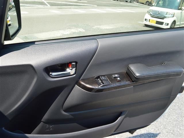 Toyota HIACE VAN 2022 8260589-12