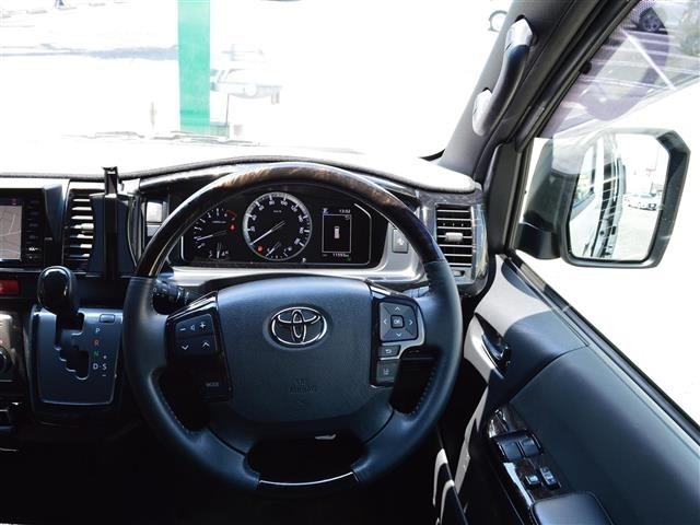 Toyota HIACE VAN 2022 8260589-19