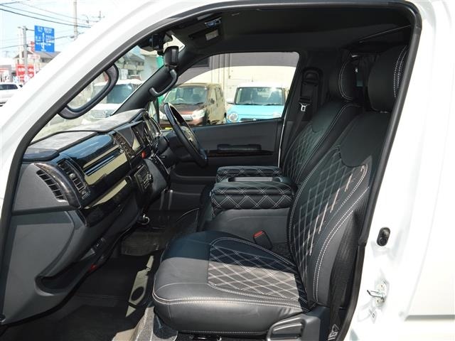 Toyota HIACE VAN 2022 8260589-22
