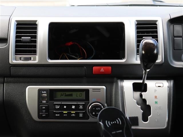 Toyota HIACE VAN 2016 8260594-16