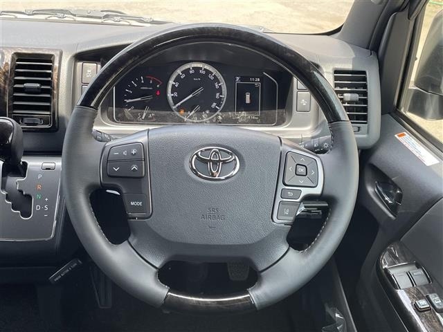 Toyota HIACE VAN 2026 8260595-15