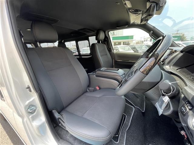 Toyota HIACE VAN 2026 8260595-4