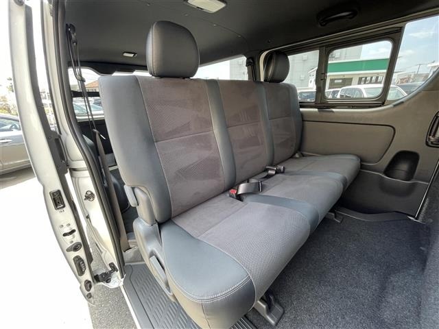 Toyota HIACE VAN 2026 8260595-6