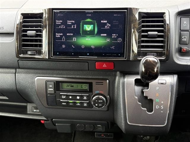 Toyota HIACE VAN 2023 8260598-16