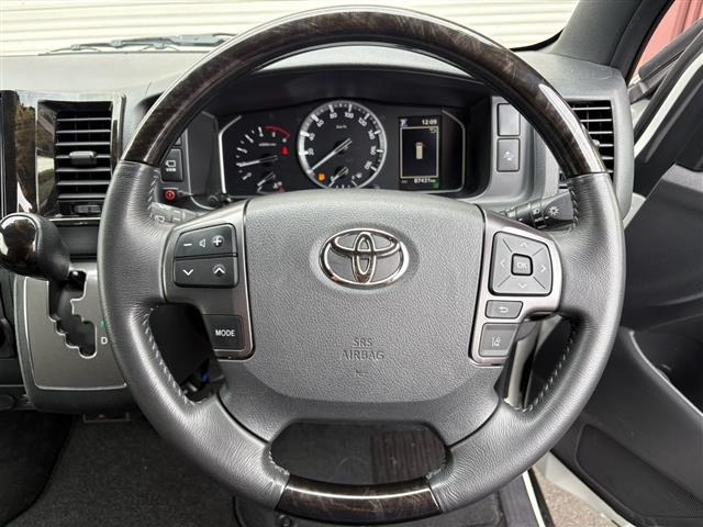 Toyota HIACE VAN 2023 8260598-5