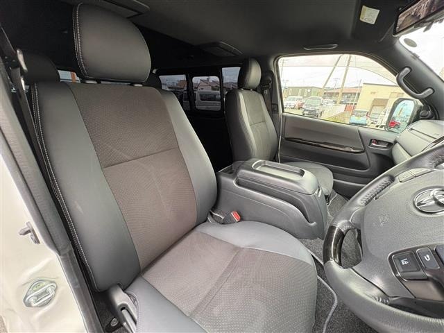 Toyota HIACE VAN 2023 8260598-6