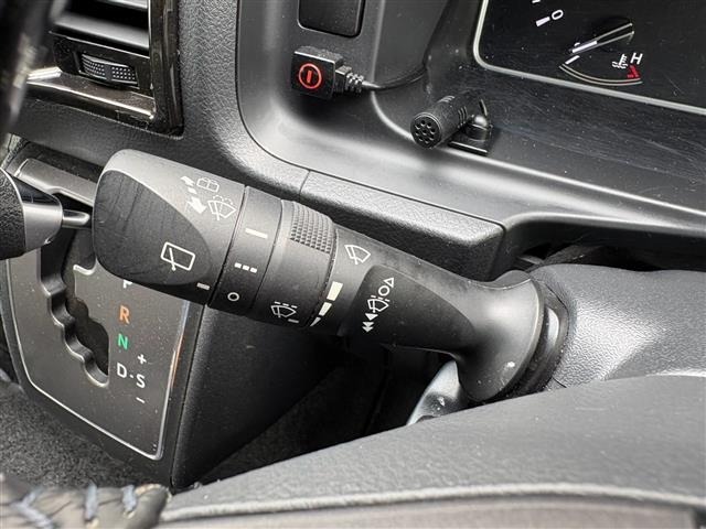 Toyota HIACE VAN 2023 8260598-9