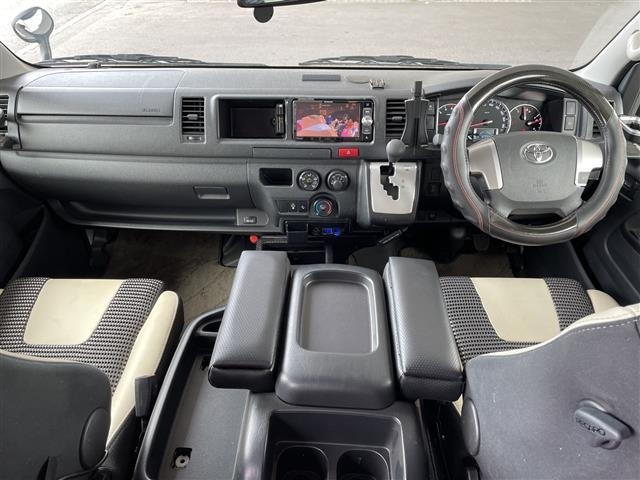 Toyota HIACE VAN 2019 8260601-14