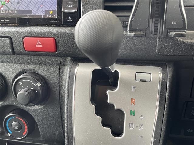 Toyota HIACE VAN 2019 8260601-2