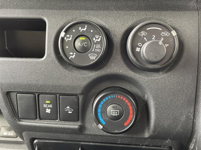 Toyota HIACE VAN 2019 8260601-4