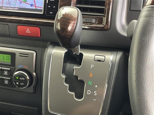 Toyota HIACE VAN 2019 8260602-11