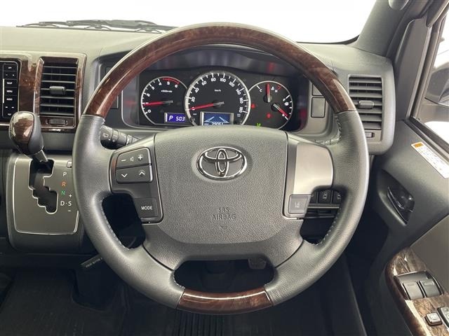 Toyota HIACE VAN 2019 8260602-19