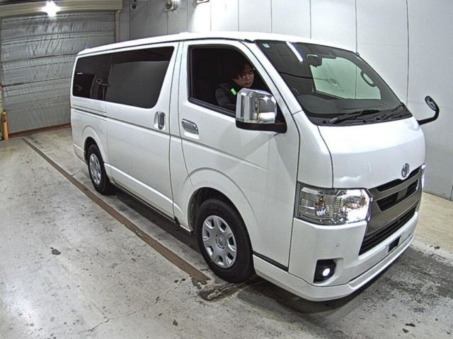 Toyota HIACE VAN 2025 8260652-0