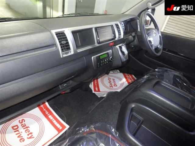 Toyota HIACE WAGON 2021 8265708-3