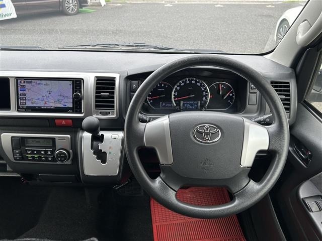 Toyota HIACE WAGON 2017 8265796-1