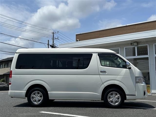 Toyota HIACE WAGON 2017 8265796-18