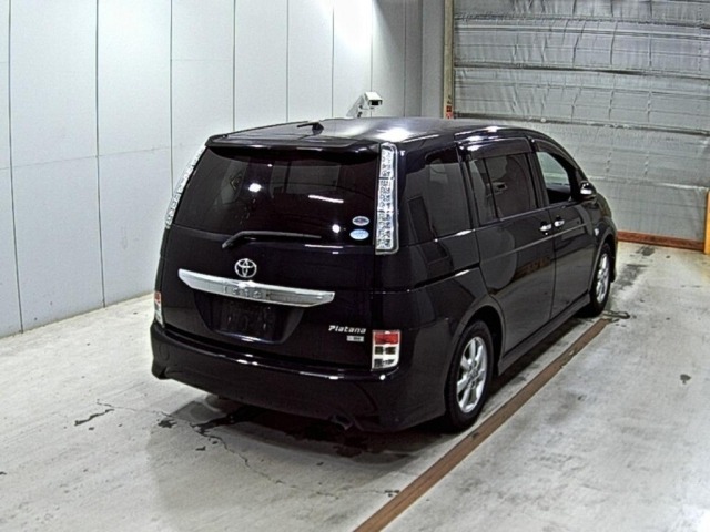 Toyota ISIS 2011 8267540-5
