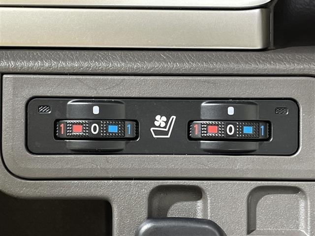 Toyota LAND CRUISER PRADO 2023 8267613-19