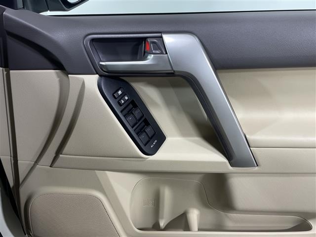 Toyota LAND CRUISER PRADO 2023 8267613-22