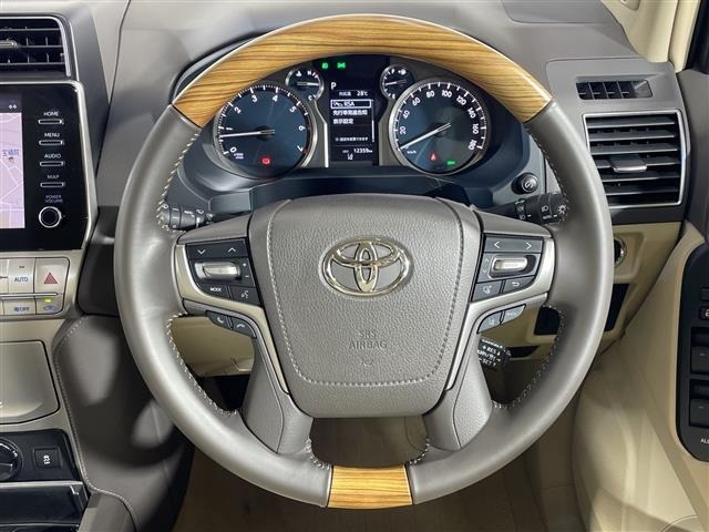 Toyota LAND CRUISER PRADO 2023 8267613-3