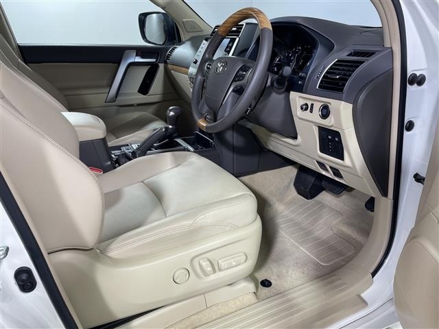 Toyota LAND CRUISER PRADO 2023 8267613-4