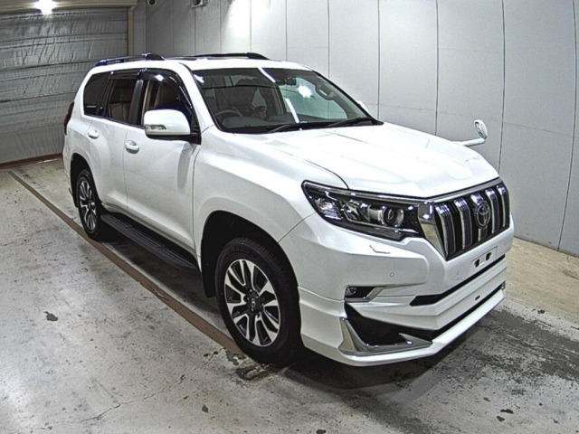 Toyota LAND CRUISER PRADO 2023 8267628-0