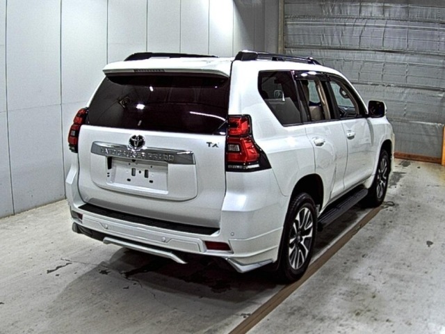 Toyota LAND CRUISER PRADO 2023 8267628-5