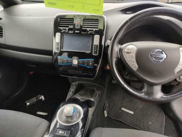 Nissan LEAF 2013 8260989-6