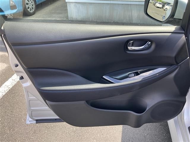 Nissan LEAF 2020 8261078-10