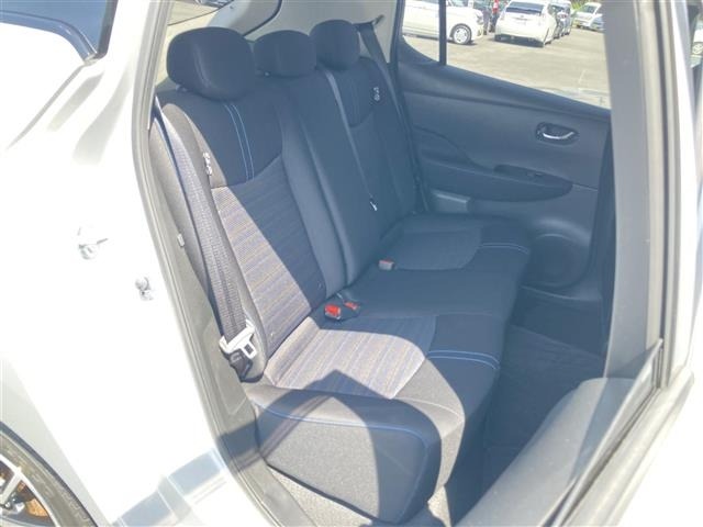 Nissan LEAF 2020 8261078-24