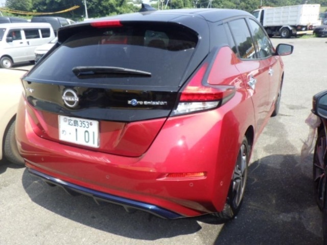 Nissan LEAF 2019 8261087-5