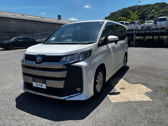 Toyota NOAH 2022 8261058-0