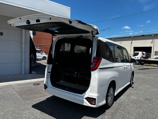 Toyota NOAH 2022 8261058-16