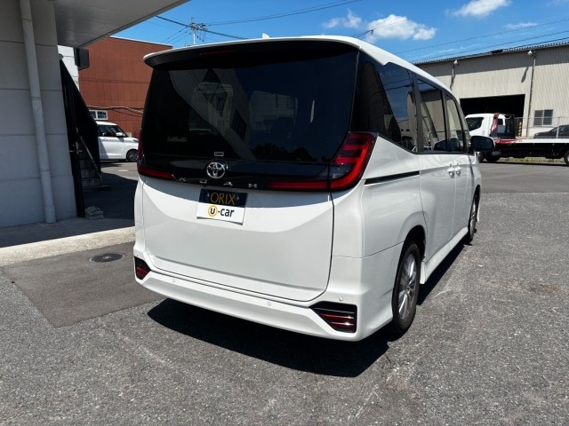 Toyota NOAH 2022 8261058-2