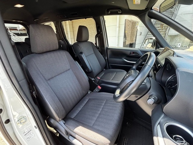 Toyota NOAH 2022 8261058-3