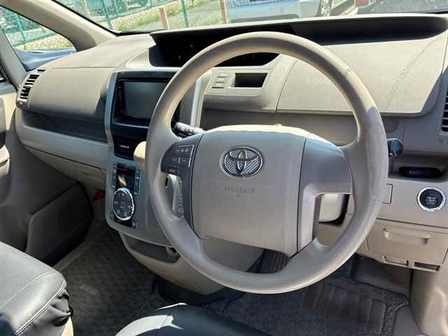 Toyota NOAH 2009 8261106-3