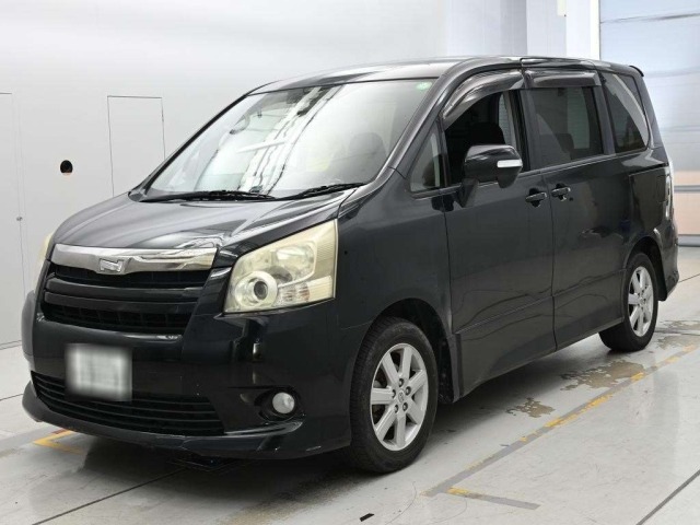 Toyota NOAH 2008 8261120-0
