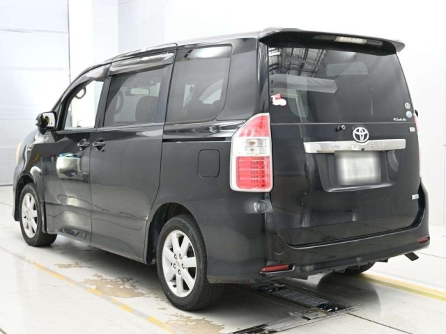 Toyota NOAH 2008 8261120-6